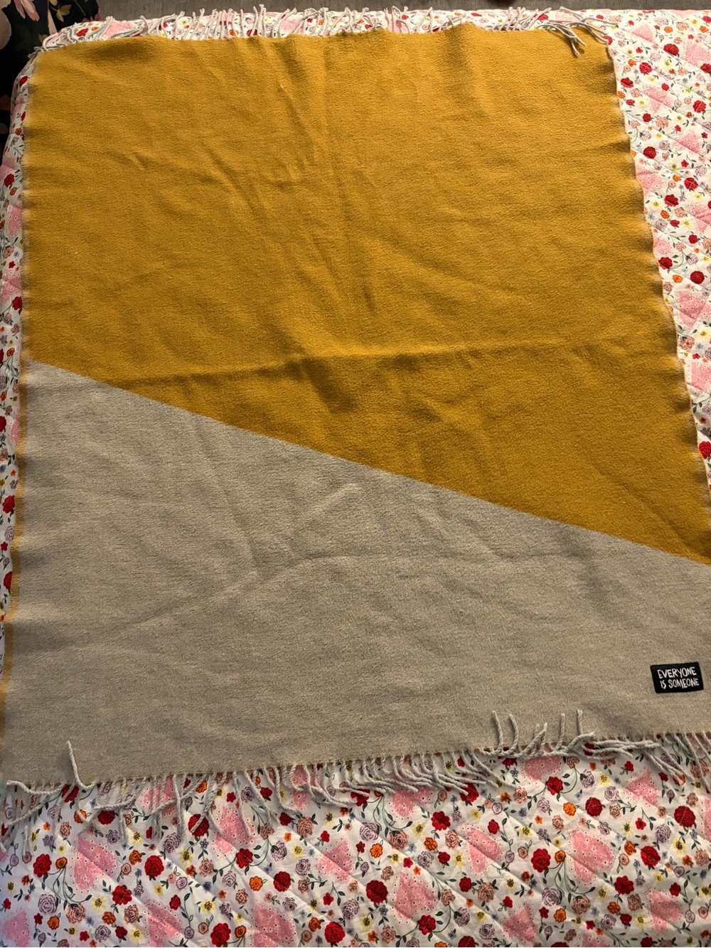 SACKCLOTH & ASHES 38x48 IN - 100% Italian - Mustard and Beige Throw Blanket